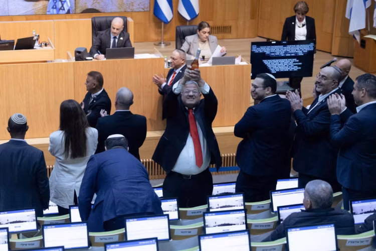 Israel : le Parlement adopte une loi sur la peine de mort ciblant les Palestiniens