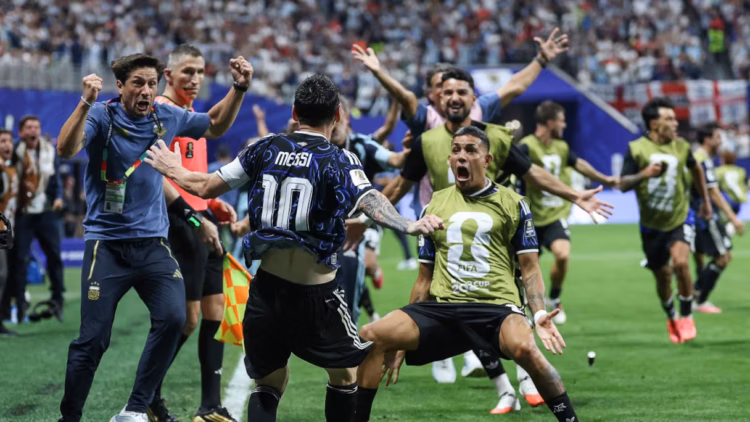 Mondial 2026 : l’Argentine renverse l’Angleterre et rejoint l’Espagne en finale